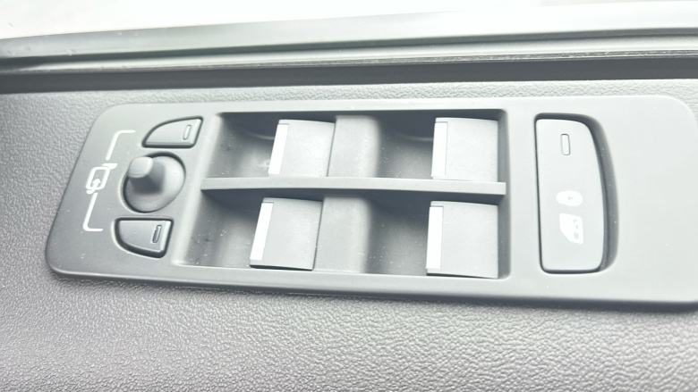 Land Rover Discovery Sport 2.0 D200 Dynamic SE 5dr Auto [5 Seat] Diesel Station Wagon